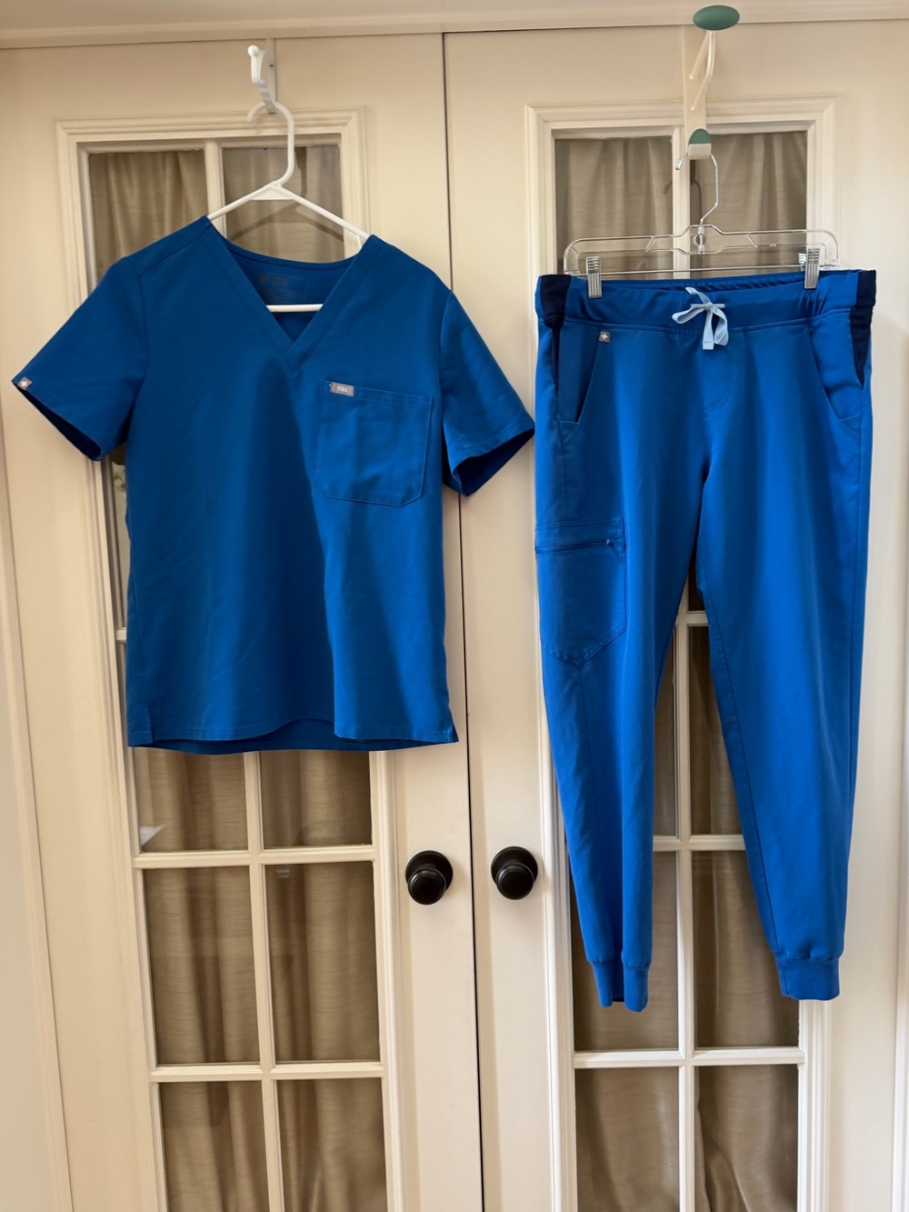 Medium Royal Blue Figs Scrubs Set w/ Joggers
